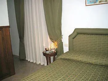 Partenopea- Hotel Nápoles