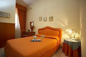 Partenopea- 3* Neapol